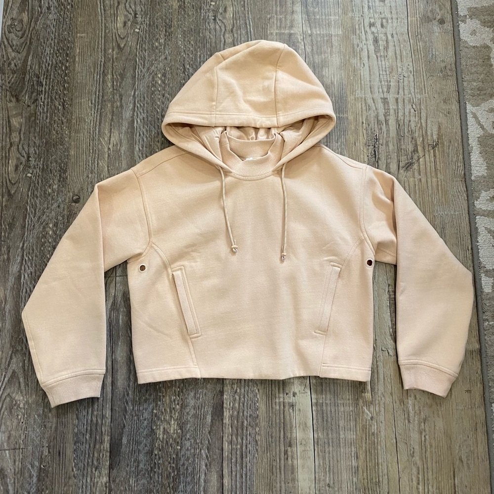 Lululemon cropped crescent back hoodie